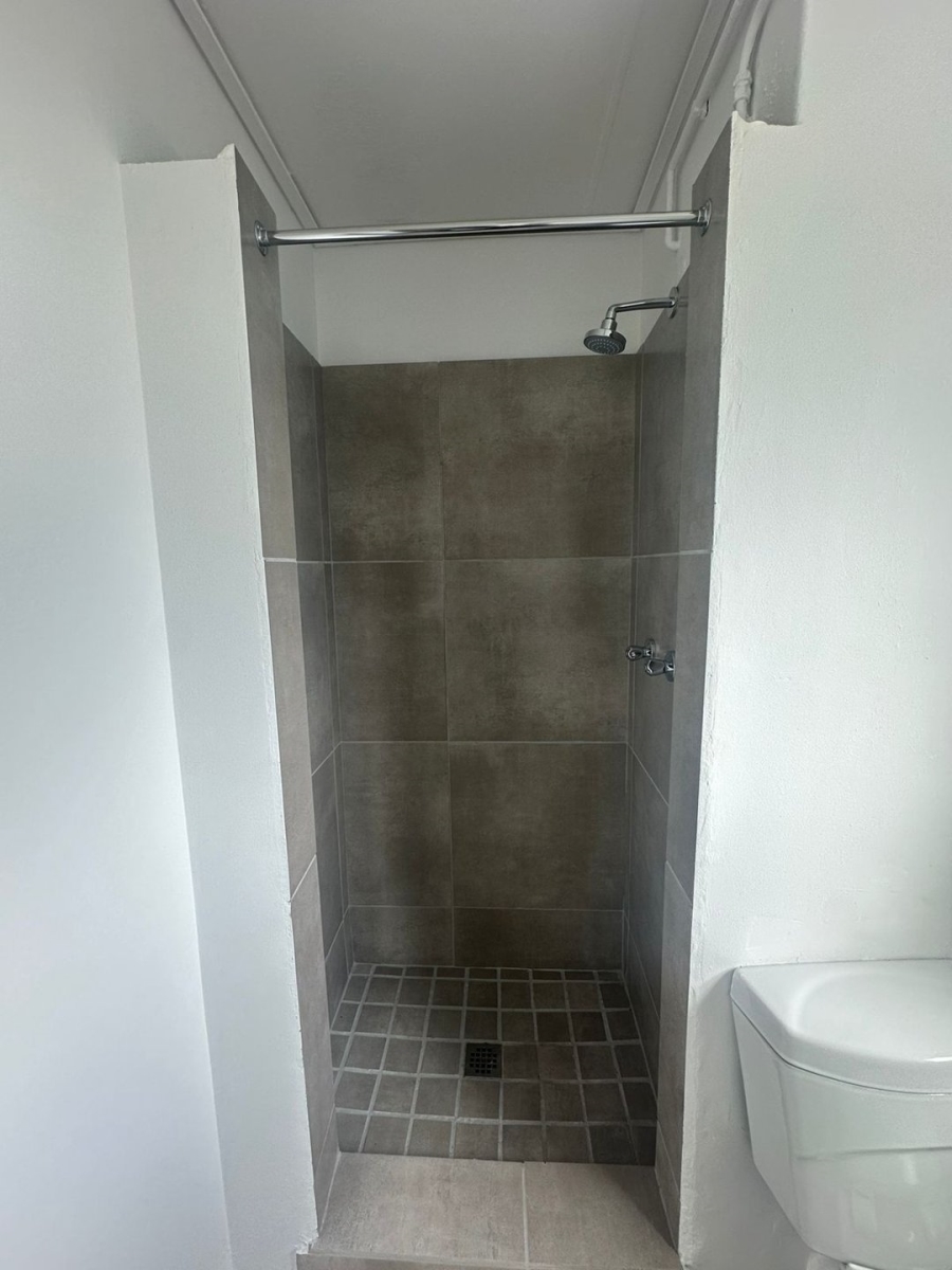 To Let 1 Bedroom Property for Rent in Brooklyn Western Cape